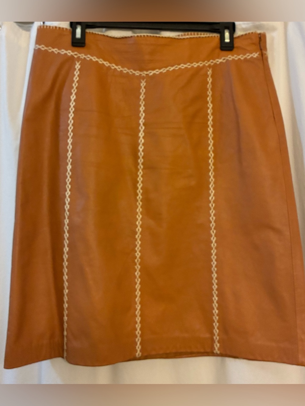 Gap Leather & Whipstitch deep tan leather skirt.  Side zipper, size 10. EC.